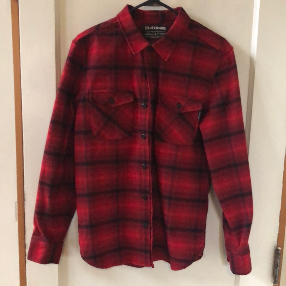 Dakine underwood high performance shirt size small in red and black